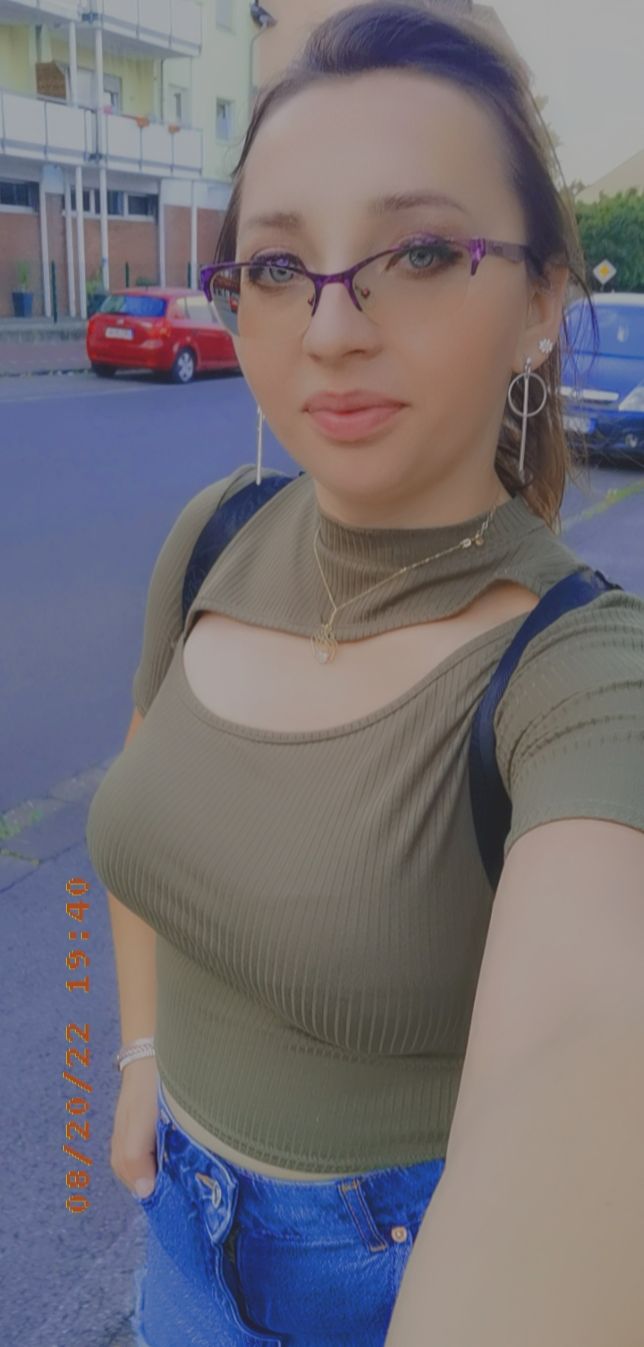 babe Carmen28 5'3 or under(160cm),Bisexual,Blonde,German,Ladies